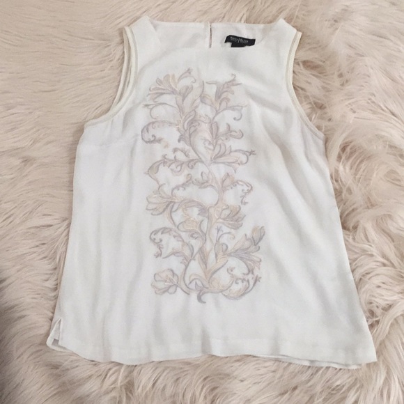 White House Black market top - Picture 1 of 4